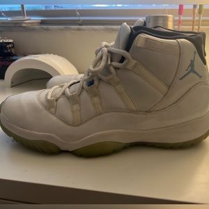 Size 11 - Barely worn Jordan 11s Retro Legend Blues. 
PRICE NEGOTIATION